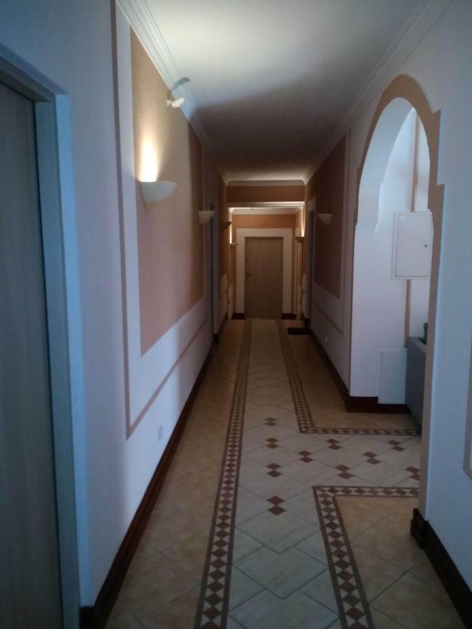 Sapphire Apartment Rewal Luaran gambar