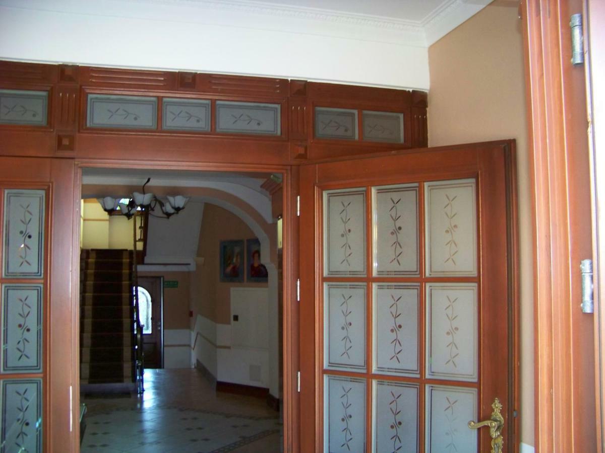 Sapphire Apartment Rewal Luaran gambar