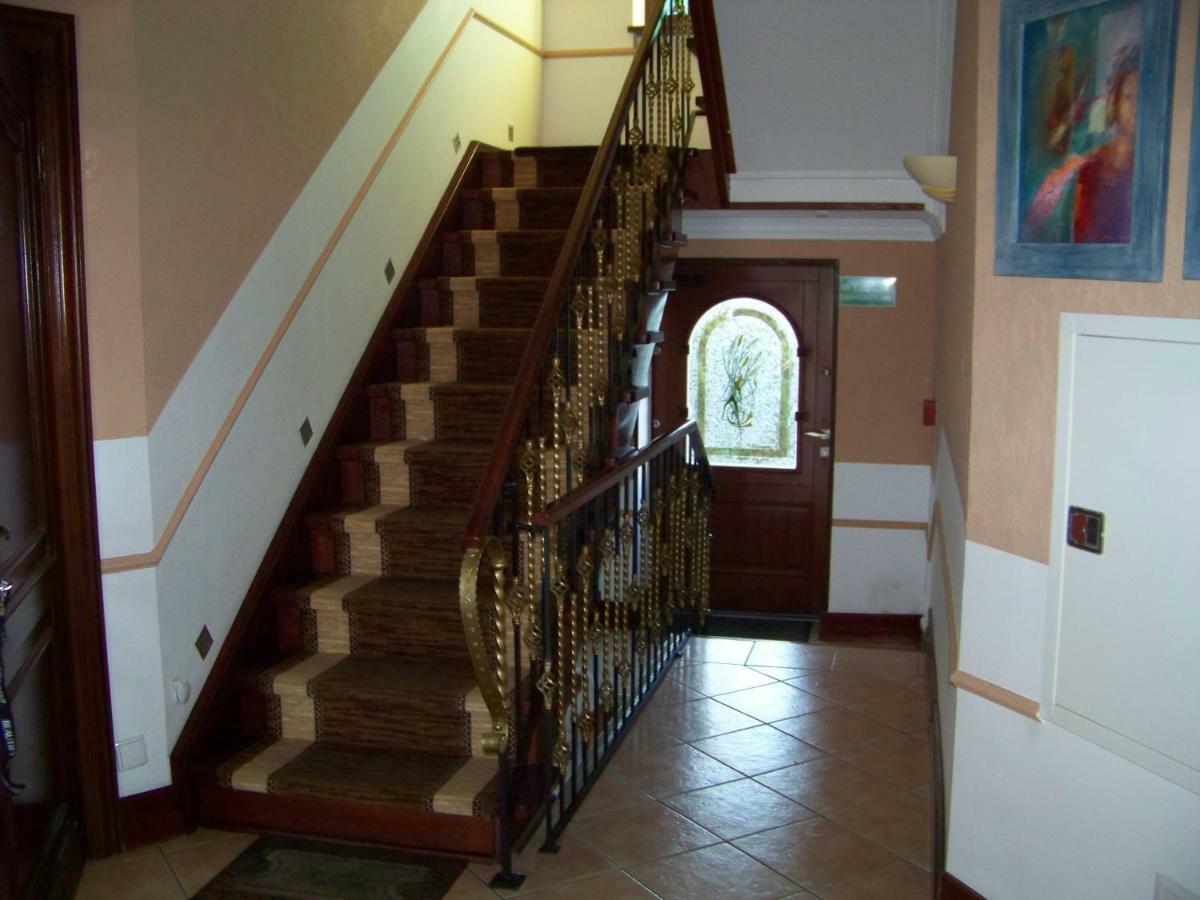 Sapphire Apartment Rewal Luaran gambar